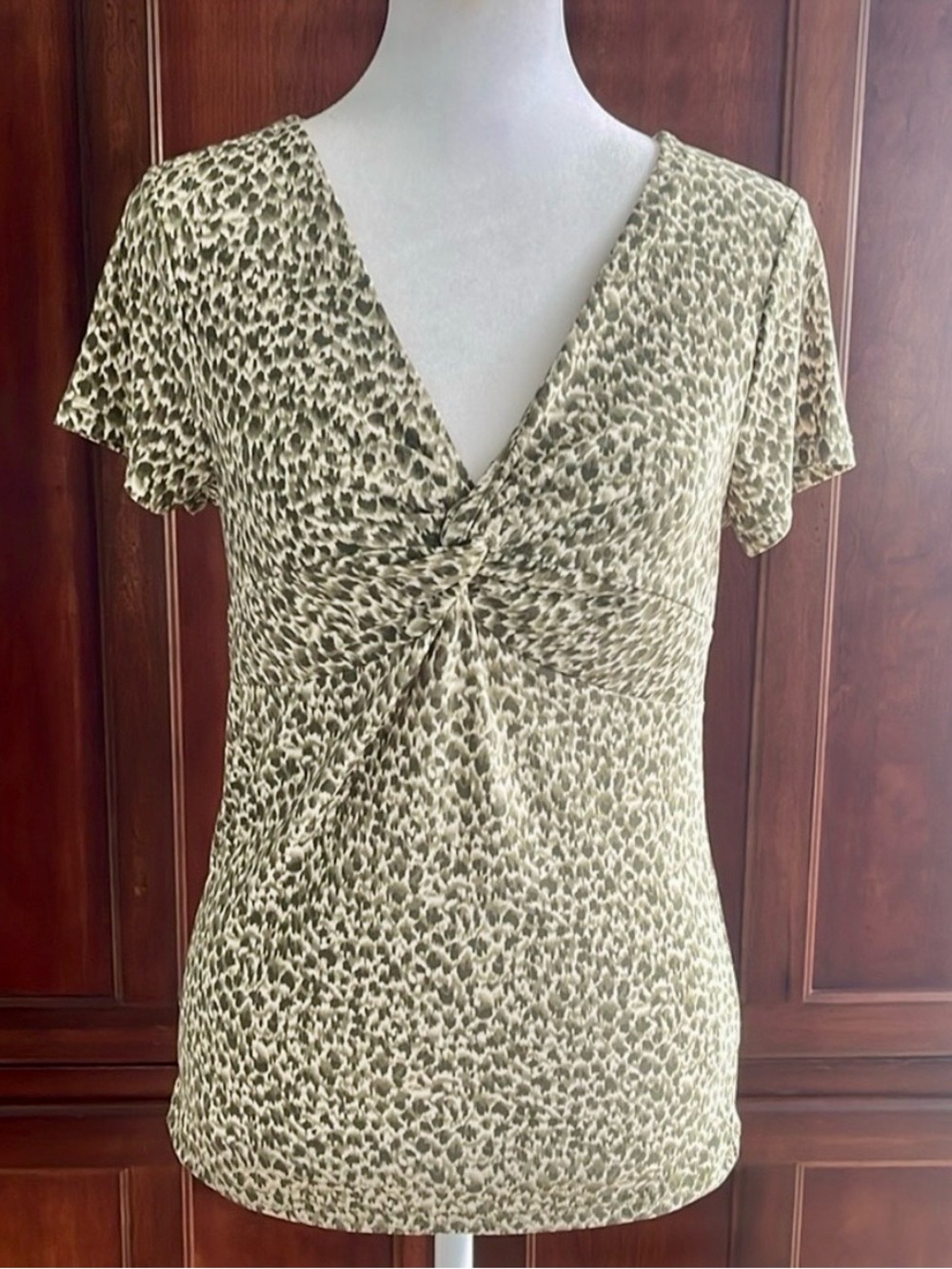 Chaps by Ralph Lauren Top V-Neck Short  Sleeve Leopard Print w/Ruched Front Knot